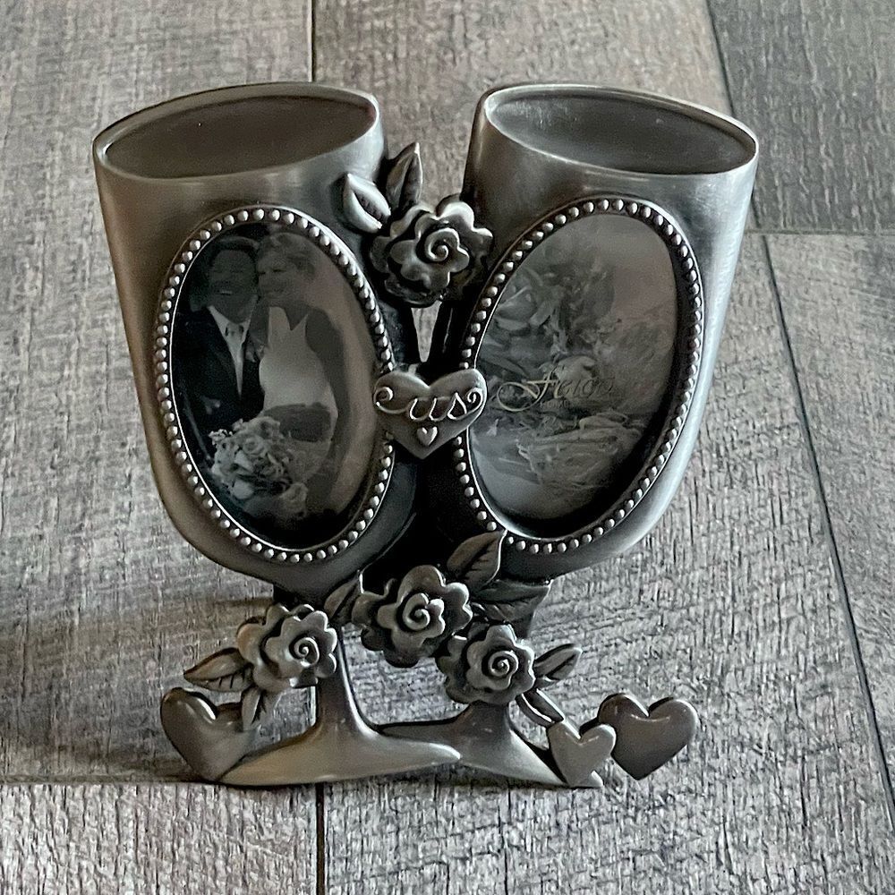 New! Fetco, Metal Champagne Glasses, Picture Frame. 6in. x 5 in. Total.